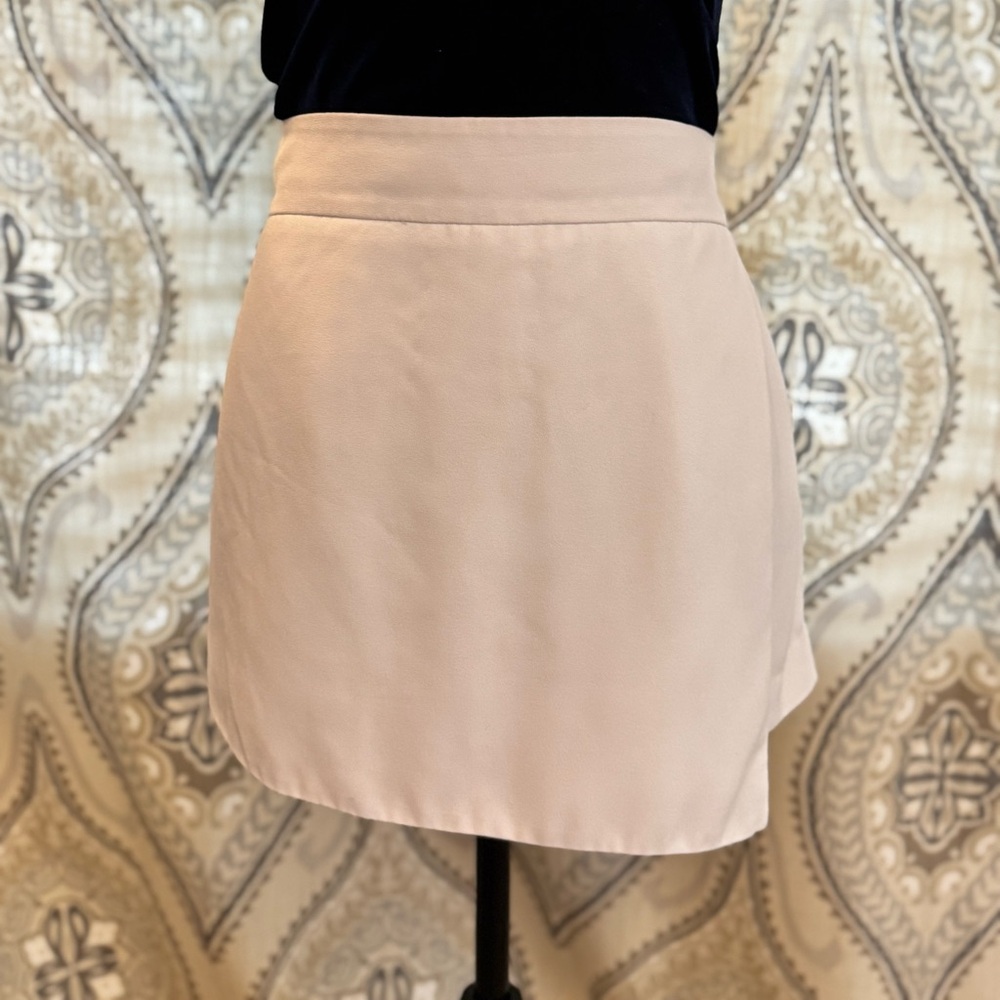 Forever 21 White Mini Skirt/Skort Large